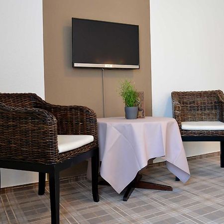 Arnimsruh Hotel Garni Lubeck Exterior photo