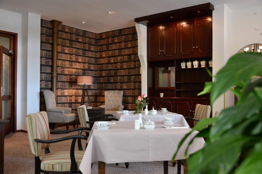 Arnimsruh Hotel Garni Lubeck Exterior photo