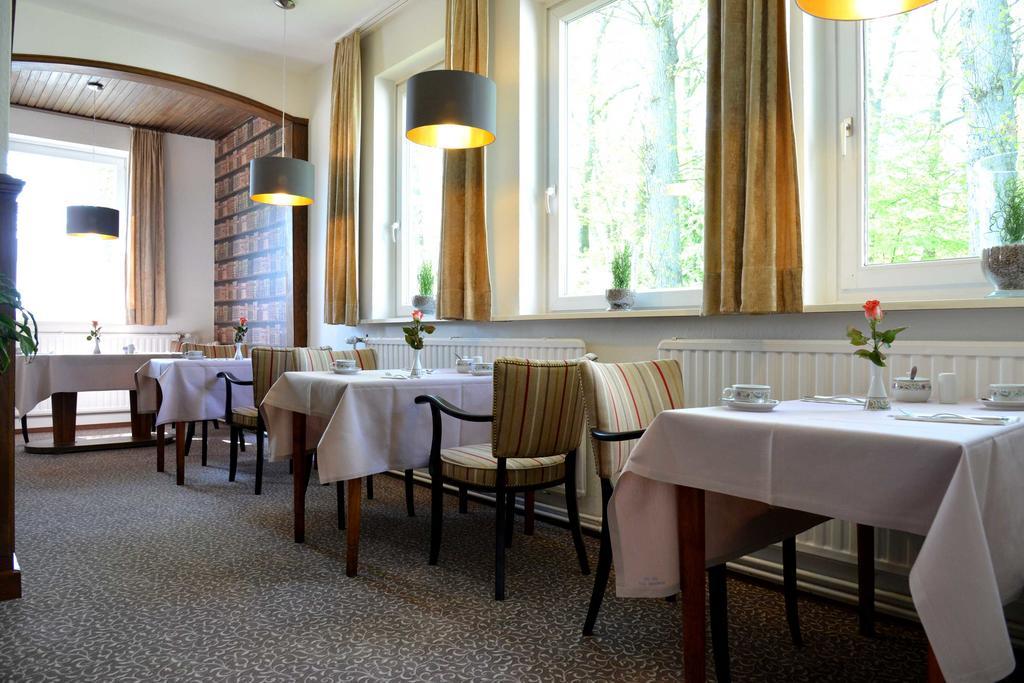 Arnimsruh Hotel Garni Lubeck Exterior photo
