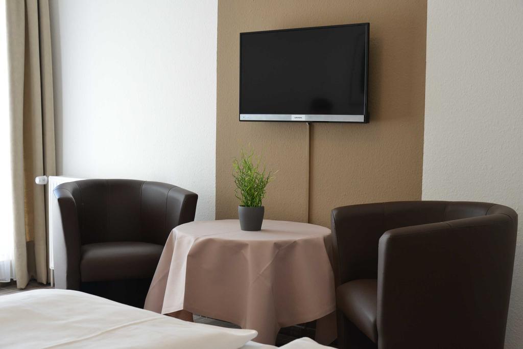 Arnimsruh Hotel Garni Lubeck Exterior photo
